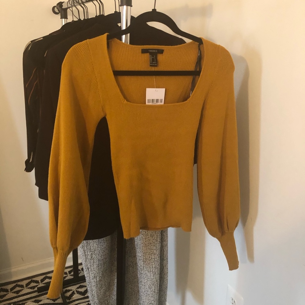 Square neck sweater